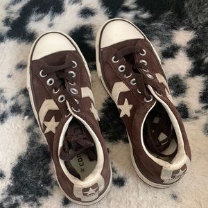 Brown low top Converse Allstar